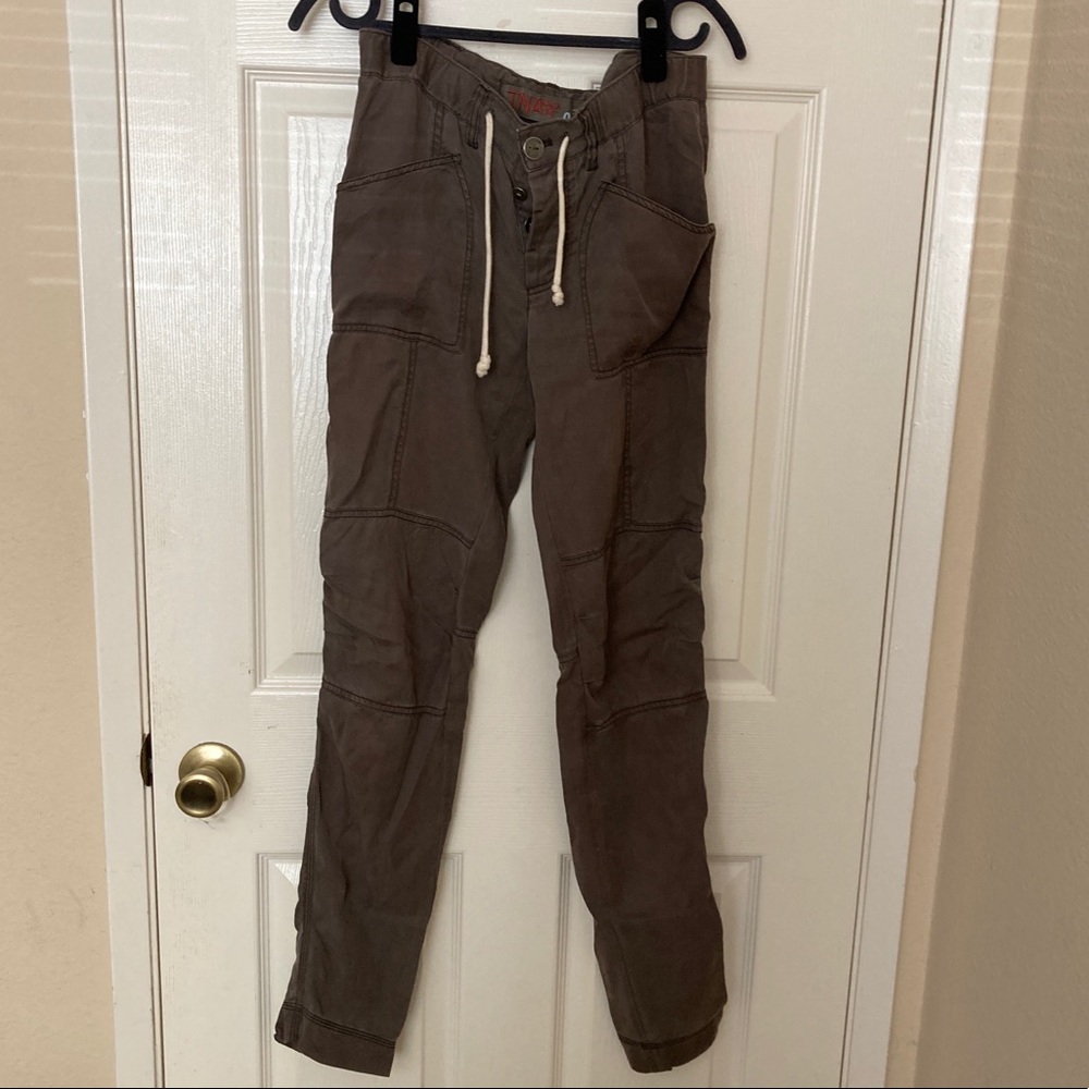 Aritzia loose cargo pants